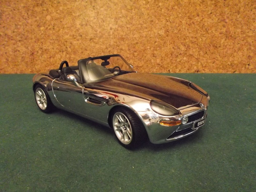 京商 BMW Z8 007 1/12 ミニカー ボンドカー