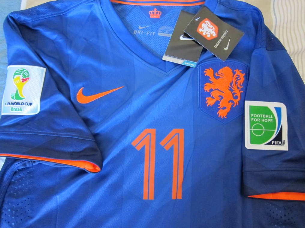 Gemaakt van In het algemeen het is mooi Arjen Robben nieuw shirt Nederland WK 2014 nr. 11 origineel - Catawiki
