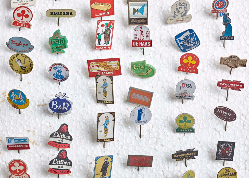 Economisch Vergelijken fantoom Verzameling reclame speldjes / pins uit de jaren 60 en 70 - Catawiki
