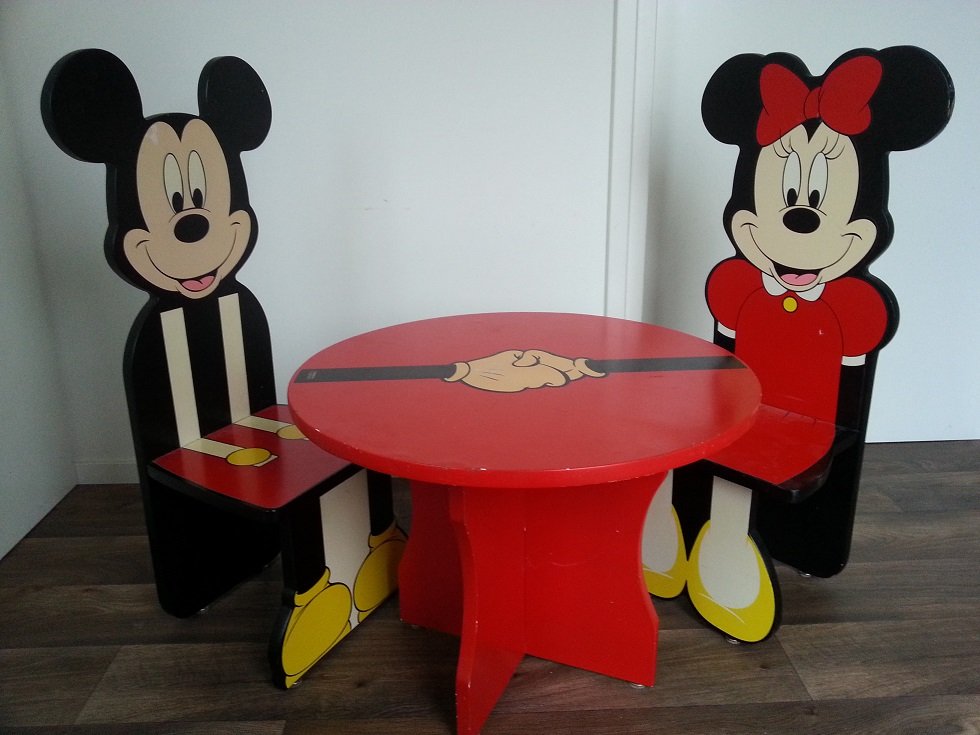 De slaapkamer schoonmaken Ongeschikt De Kinderset tafel met stoelen Mickey Mouse, Chairmen B.V. - Catawiki