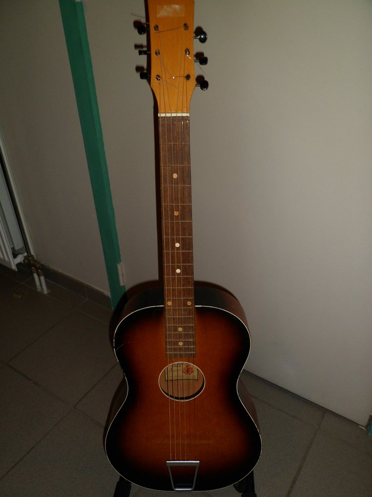 Menagerry Lengtegraad boog Vintage akoestische Egmond gitaar uit jaren 60 - Catawiki