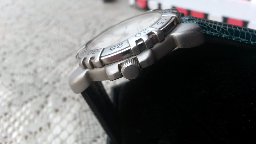 Bracelet-montre Adidas adventure 10-0022 = fin du 20ème - Catawiki