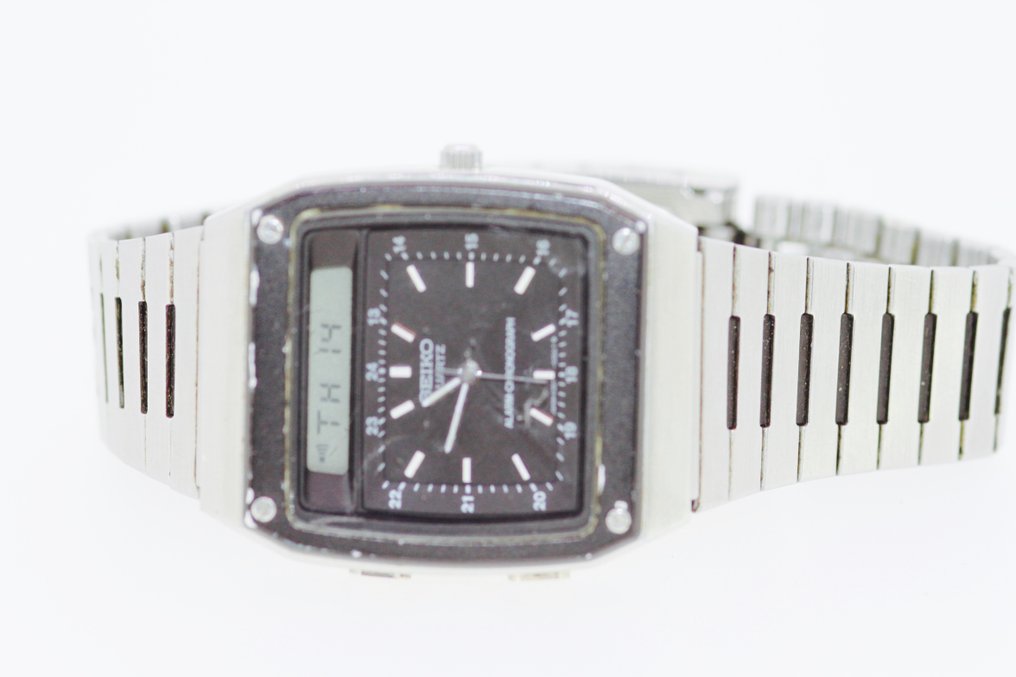Seiko Alarm-Chronograph Watch 1981, H357 5040 was used by - Catawiki