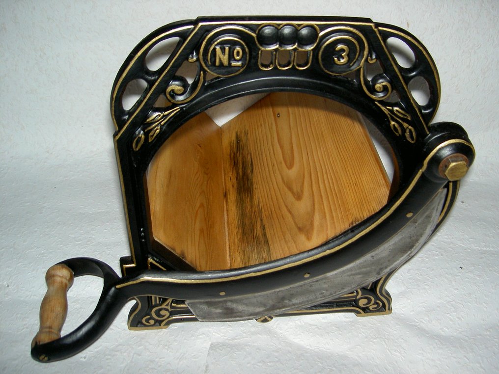 guillotine bread slicer