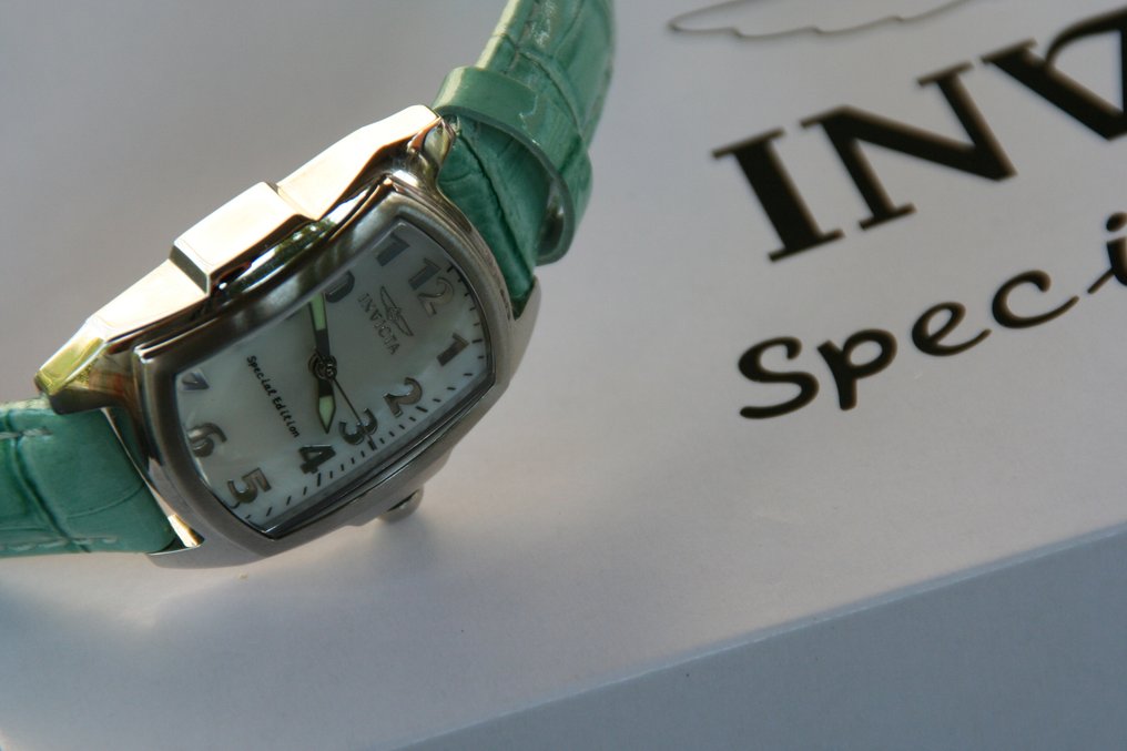 腕時計 インビクタルパスペシャルエディションストラップinvicta 5 condition edition in inc lupah special  straps unworn women 【2021春夏新色】 lupah