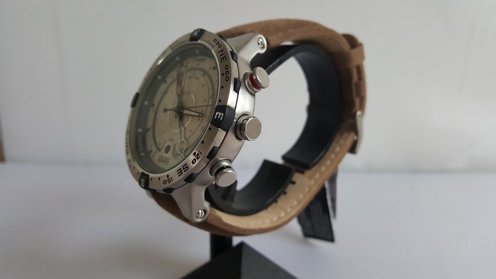Timex 1854 intelligent quartz wristwatch new and unworn Catawiki