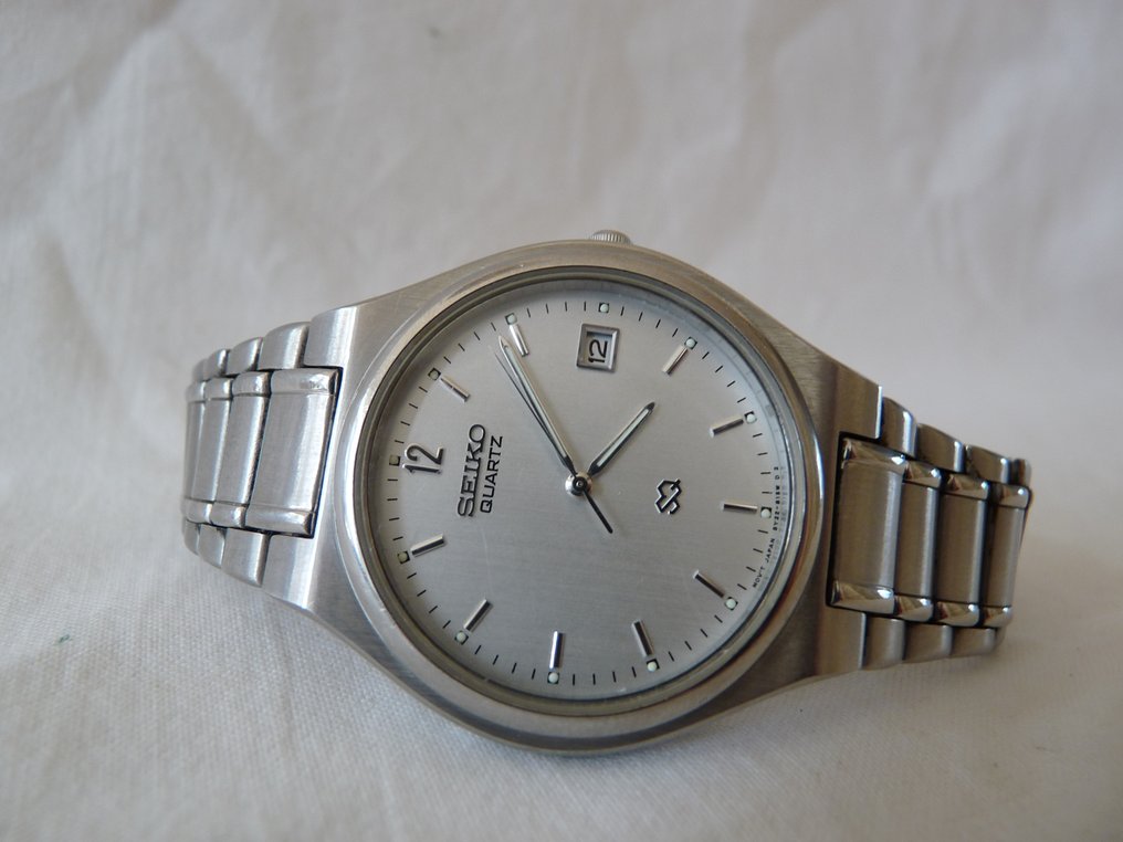 Seiko 5Y22-8050 men's wristwatch from the 90s. - Catawiki