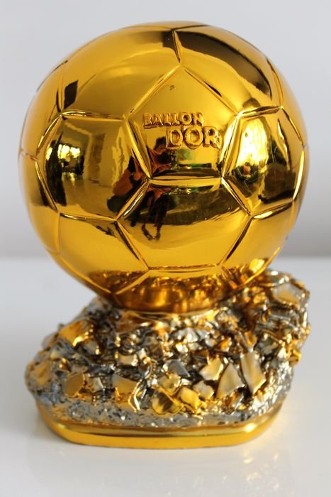 jukbeen doorboren per ongeluk Replica FIFA Ballon d'Or / Gouden bal - Catawiki