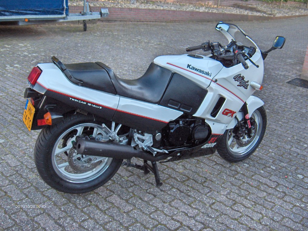 Кавасаки GPZ 1000