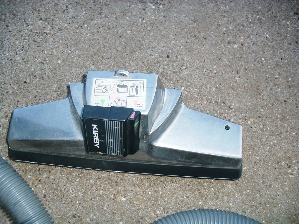 Vacuum cleaner G4 Tech Drive. - Catawiki