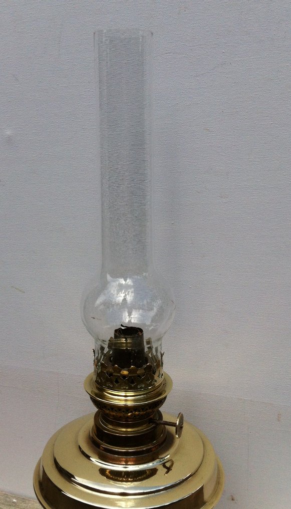 Werkelijk Intens Dalset A&P Gaudard brass oil lamp - France - ca. 1950 - Catawiki