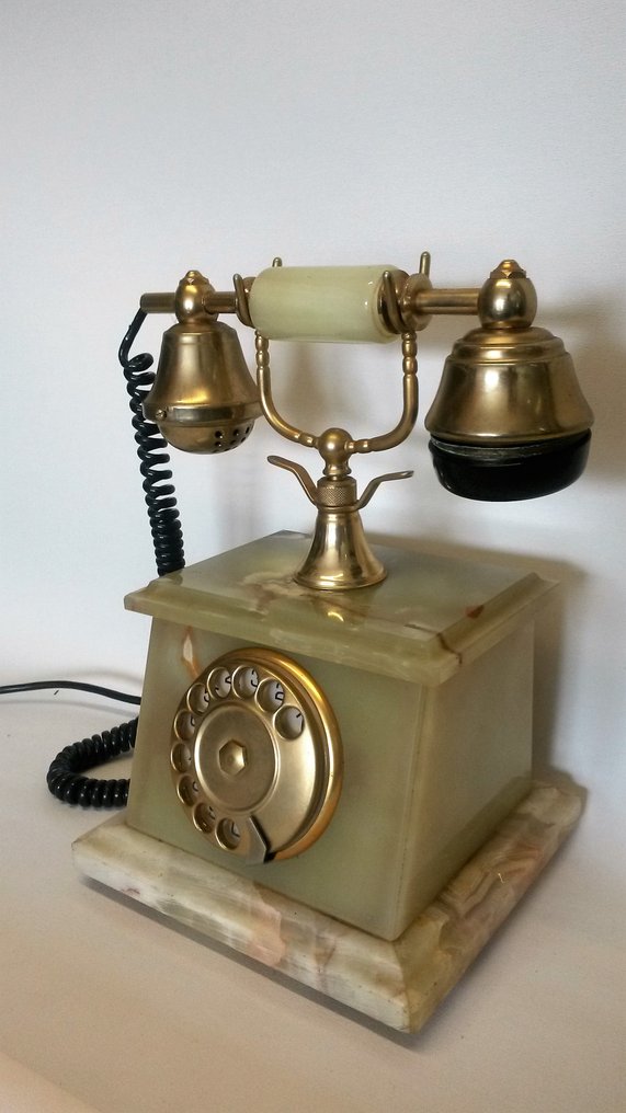 Onyx marble telephone 18K gold plated Catawiki