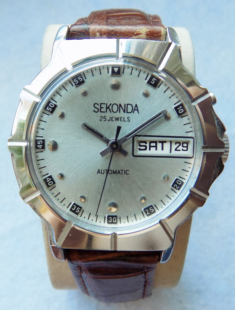 SEKONDA 25 Jewels Day Date Automatic -- men's wristwatch - Catawiki