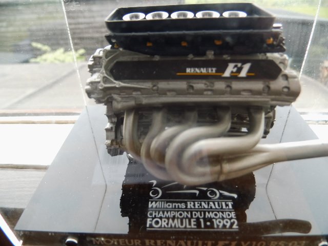 Anekdote Verstikkend volgens Miniature motor block Renault F1 - type V10 RS03 scale 1/10 - Catawiki