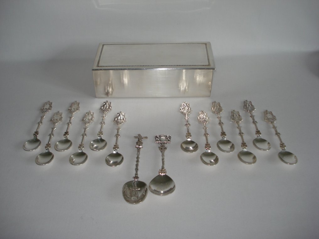 Zilveren en items : Douwe Egberts Lepeldoosje / Catawiki
