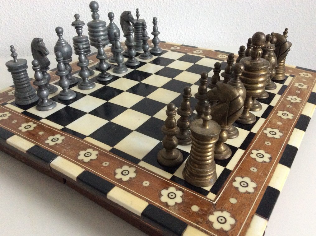 Antiek schaakspel