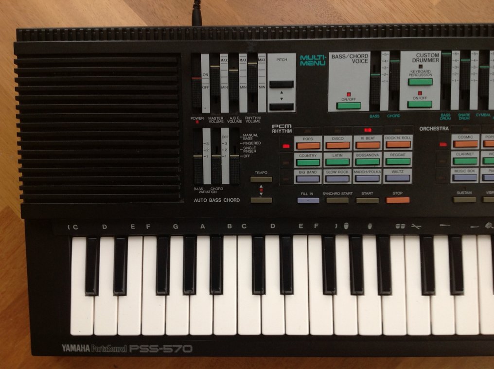 Yamaha PSS570 Digital FM Synth Keyboardsynthesizer Japan