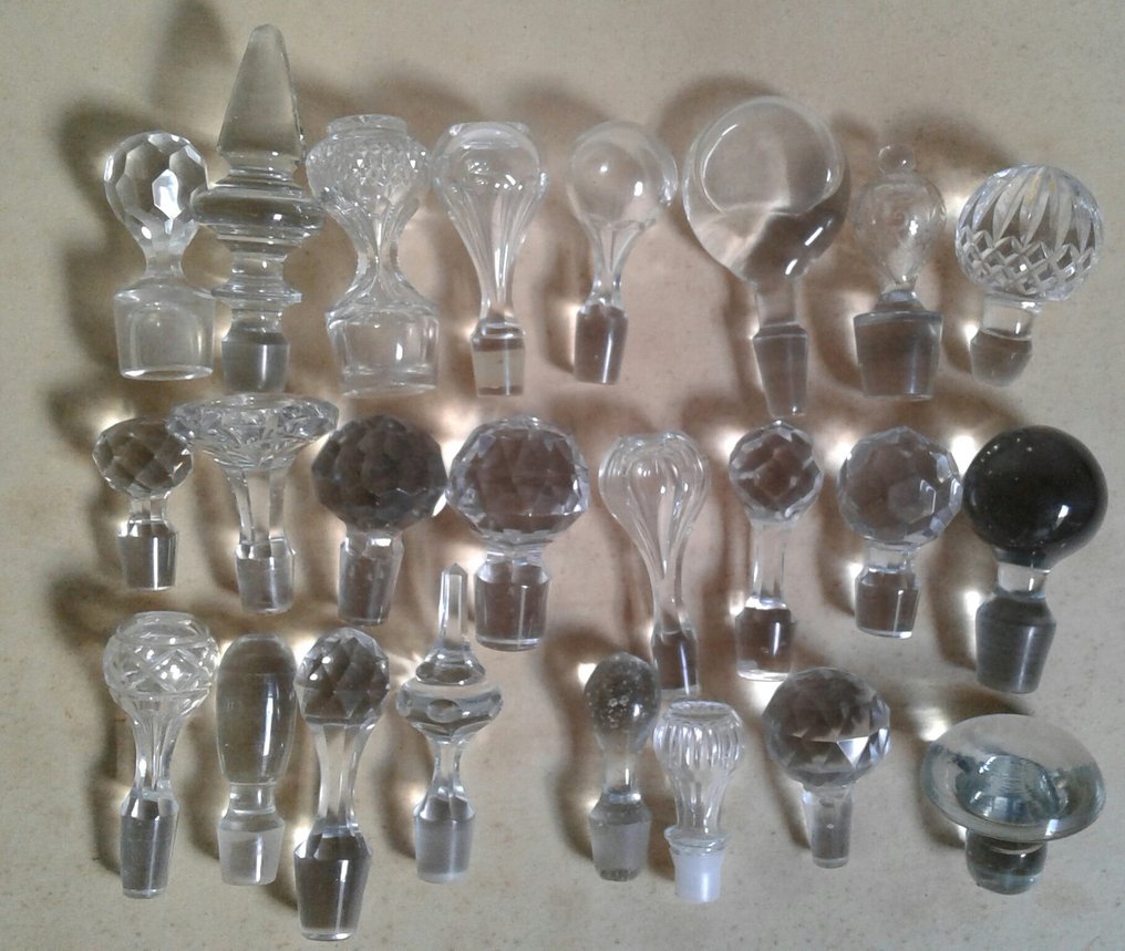 Lot of 75 decanterstoppersCrystal Catawiki