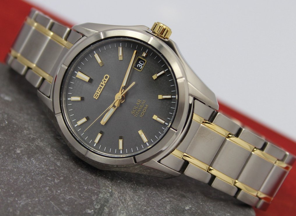 Seiko – Men's Solar Titanium Watch – unworn -