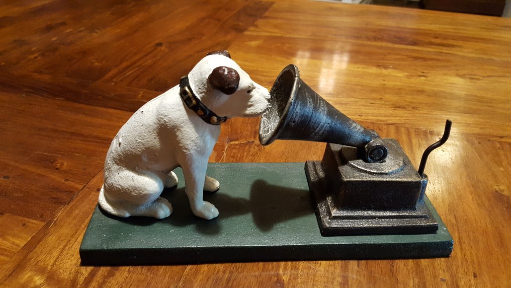 His Master's Voice (HMV) cast iron dog & gramophone by - Catawiki