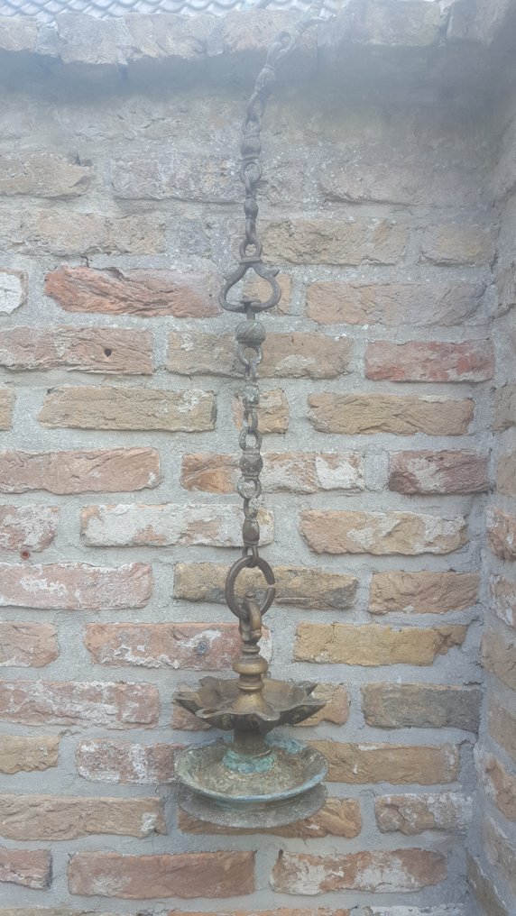 Oil lamp - Israel - 18th / 19th century. - Catawiki