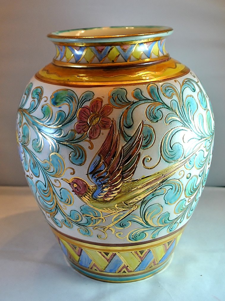 Beautiful Vase from Perugia, Italy - Catawiki