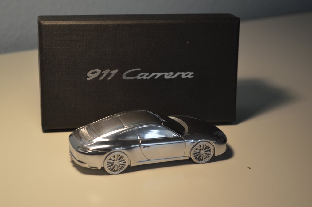 Arriba 41+ imagen porsche 911 carrera limited edition model