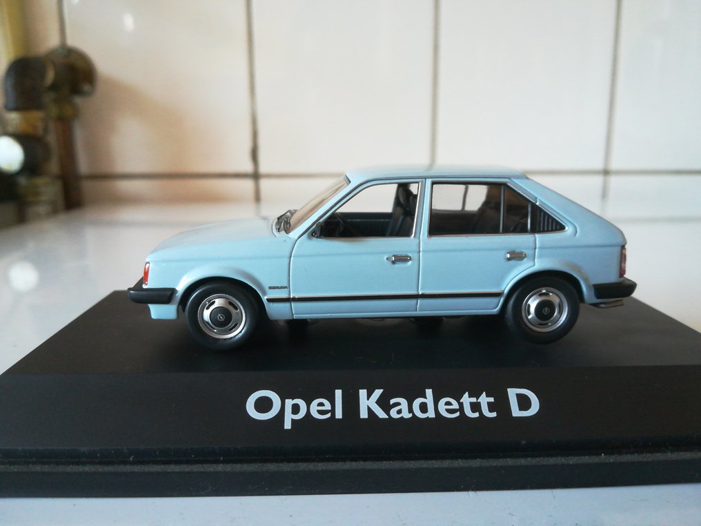 Udøve sport Ægte Oprør Schuco - 1:43 - Opel Kadett D - Opel Kadett D baby blue - Catawiki