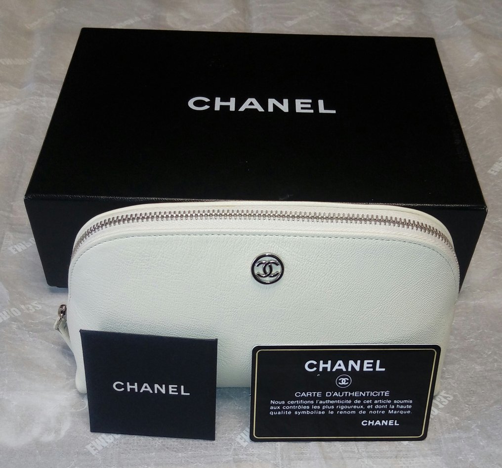Chanel Makeup bag - Catawiki