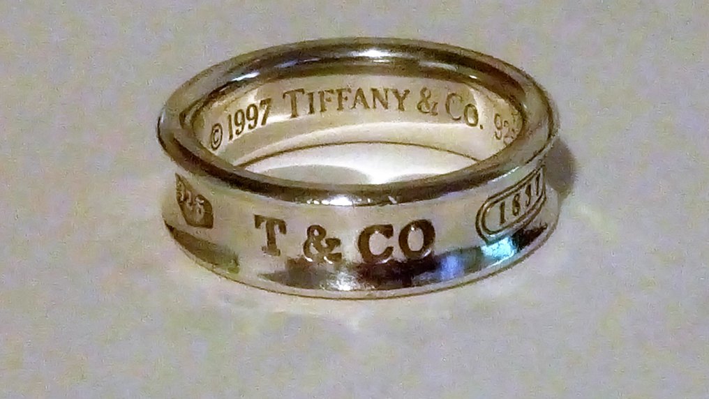 Write email about Sandals Tiffany & Co Sterling Silver Ring 1837 Collection - 925 - Catawiki