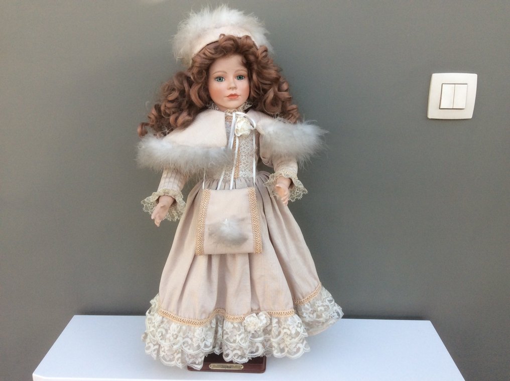 alberon doll