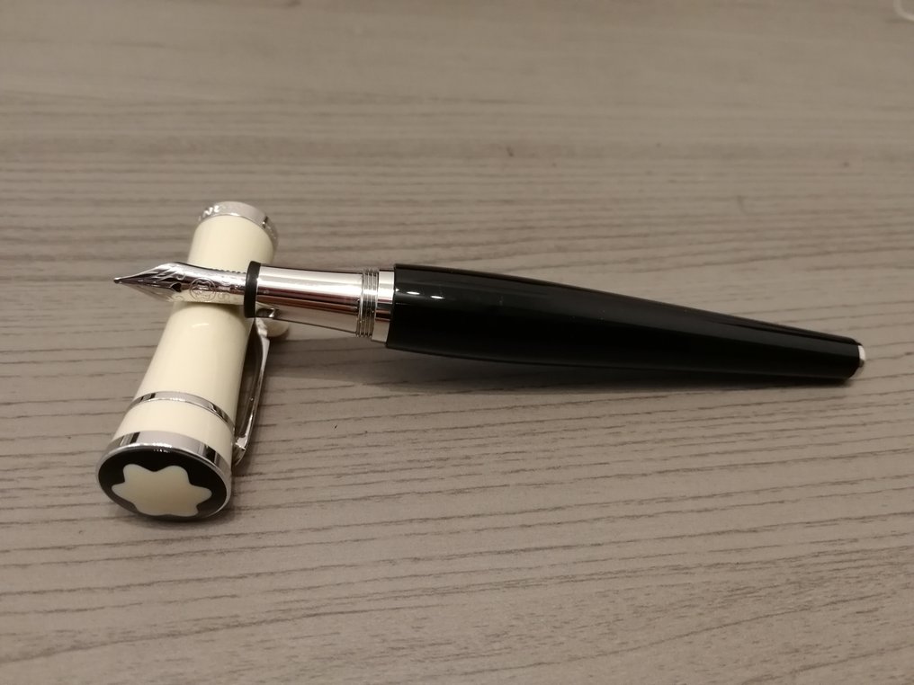 Ik denk dat ik ziek ben Trekker voorzien Rare Montblanc Greta Garbo special edition fountain pen, - Catawiki