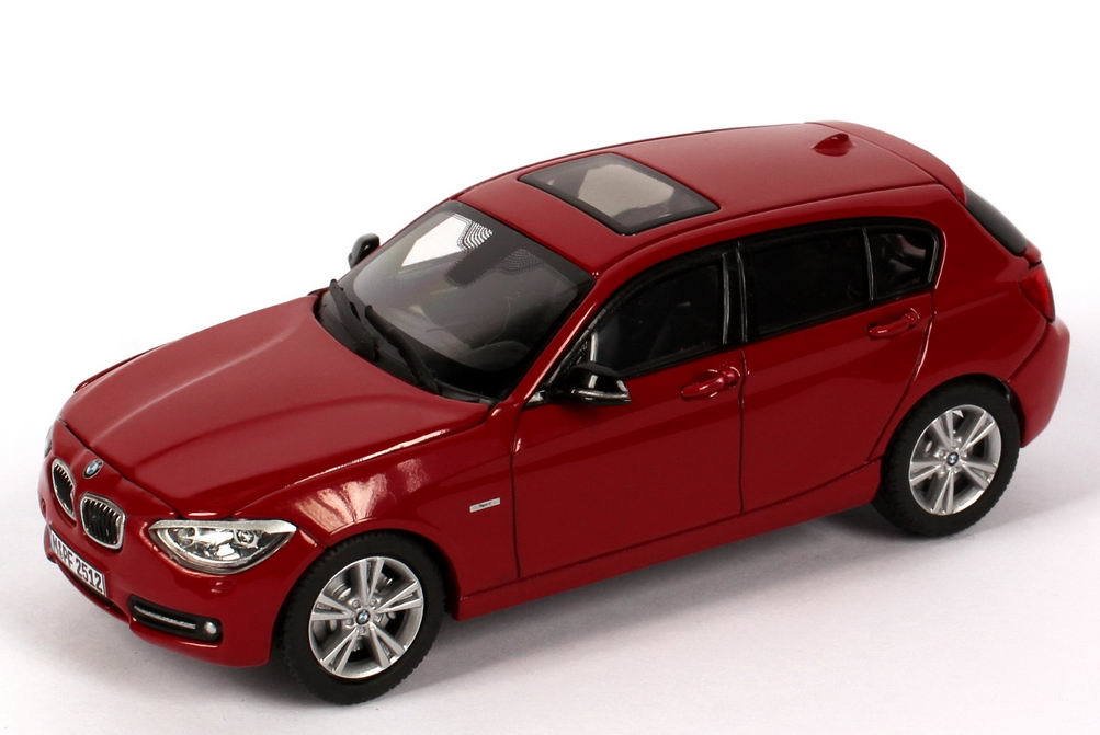 Модель бмв 1 43. Моделька BMW f20. BMW 1/43. BMW 1 1:43. BMW x1 1/43.