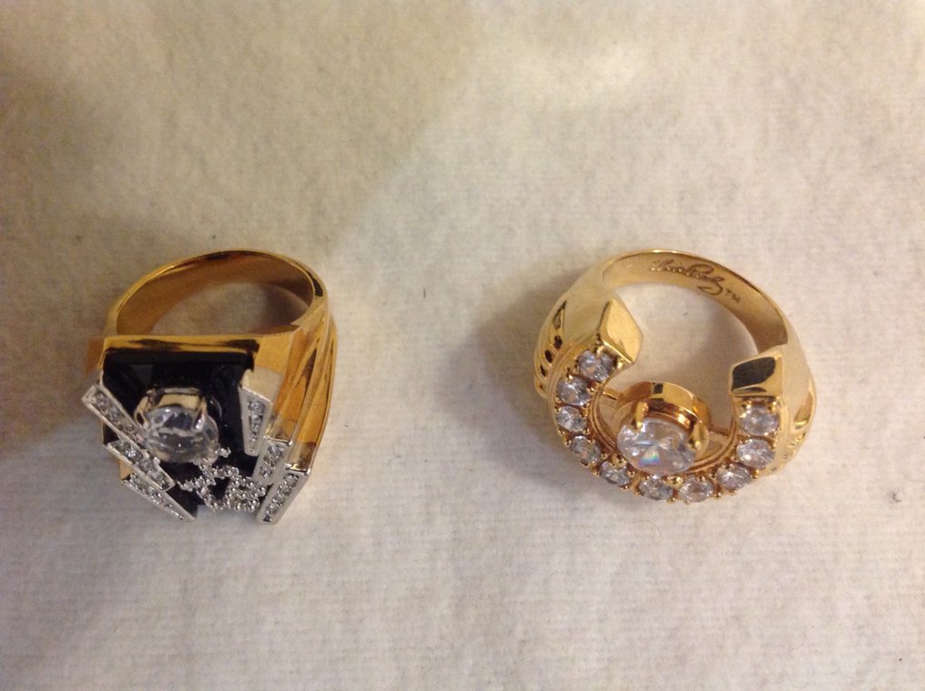 Frigøre De er Spil Elvis Presley/ 2 rings: 18K Gold Plated 'TCB ring' & Elvis - Catawiki