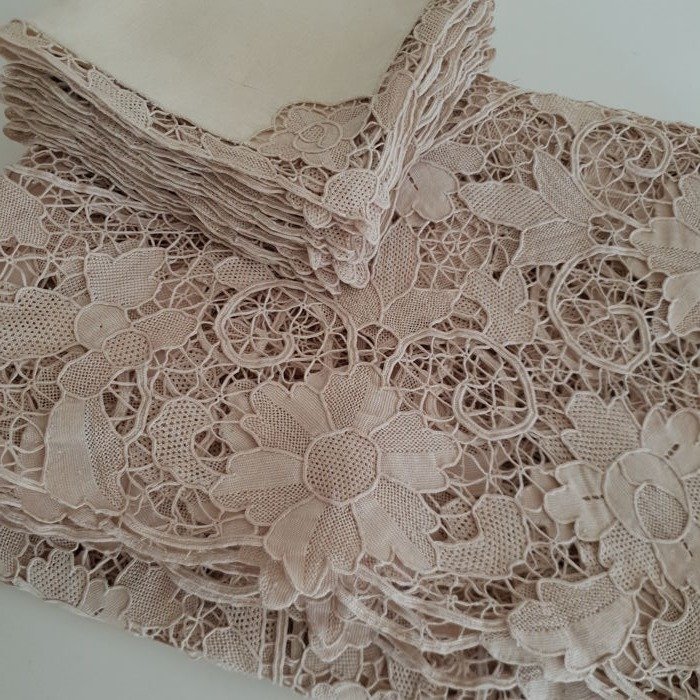 Italian craftsmanship “gem” tablecloth entirely made in Catawiki