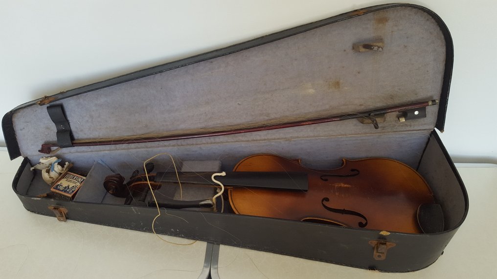 Antonius Stradivarius Cremonensis Faciebat Anno 1713 violin ...