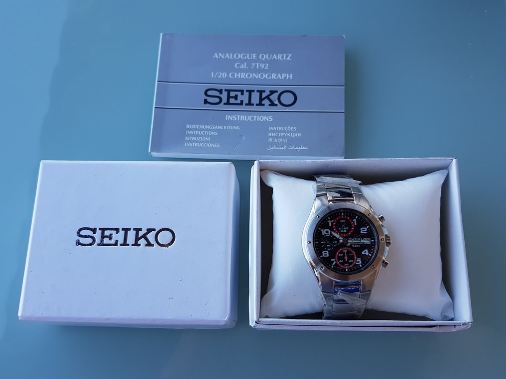 Seiko - Chronograph 50m 'Red' UNWORN ''NO RESERVE PRICE'' - - Catawiki