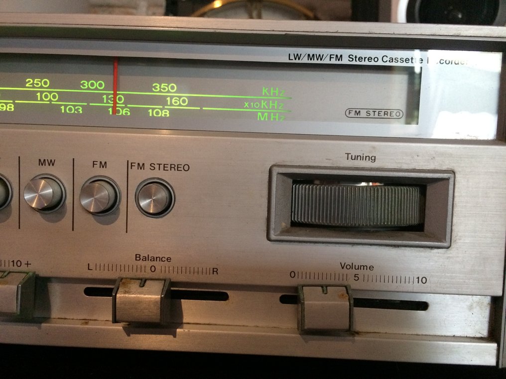 Synth amplifier, cassette player, SOUNDESIGN 5556 Catawiki