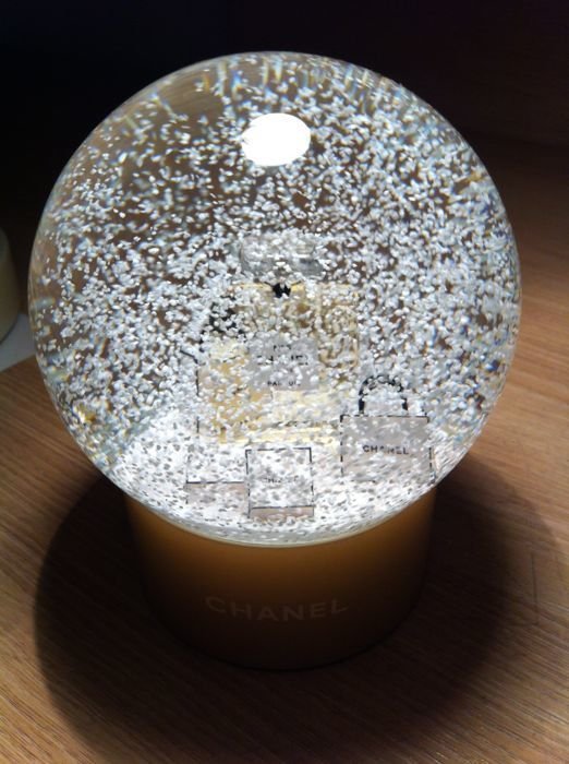 Chanel - Chanel boule neige - sne - - Catawiki