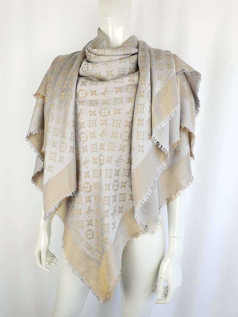 Louis Vuitton - Scialle Monogram Shine shawl - Catawiki