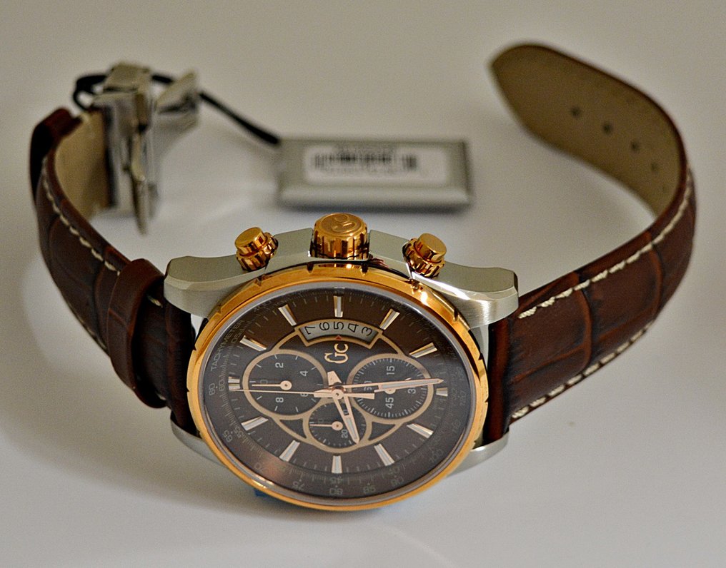Guess hotsell collection x81002g4s