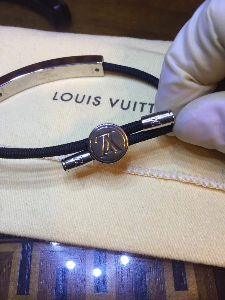 Shop Louis Vuitton Space lv bracelet (LV SPACE BRACELET, M00273, M00274) by  Mikrie