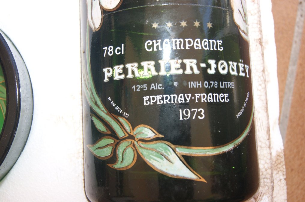 1973 Perrier-Jouet 'Belle Epoque' Champagne with 2 flutes - Catawiki
