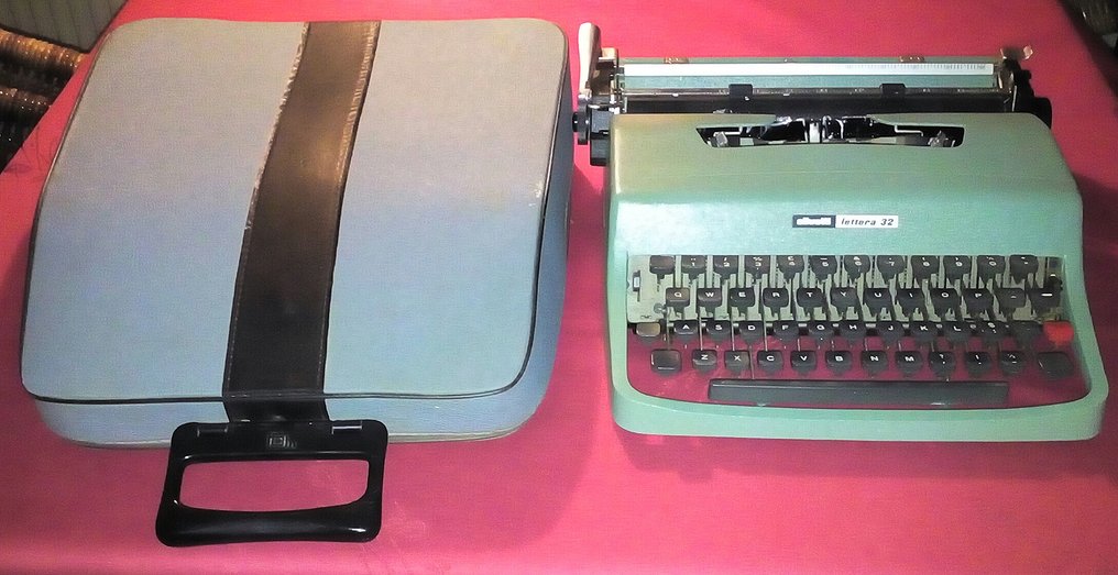 Olivetti Lettera 32 - Typewriter - In leather case - Catawiki