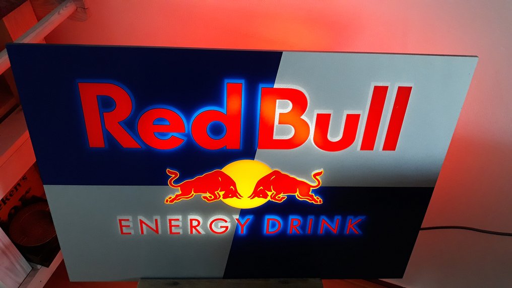 Hyret Mål på trods af Originele Red Bull lichtreclame, USA - Oplyst reklame - - Catawiki