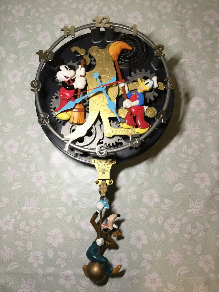 Disney Animated Wall Clock - Mickey Mouse - Clock -