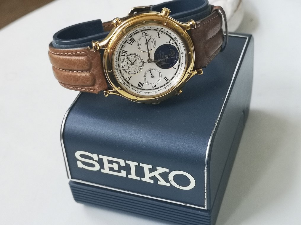 Seiko - Age Of Discovery Alarm Choronograph Moonphase Watch - Catawiki