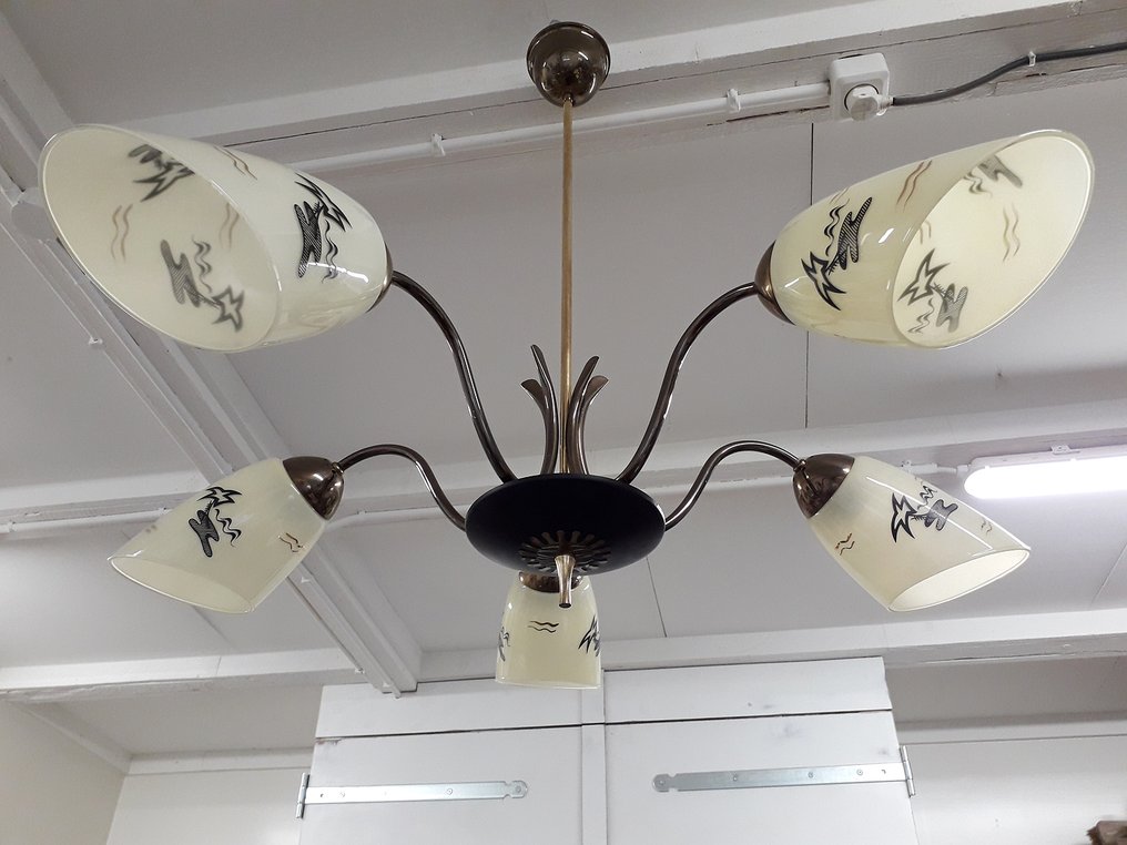 evenaar alarm Overlappen Vintage hanglamp - jaren '50 met 5 glazen kelken. - Catawiki