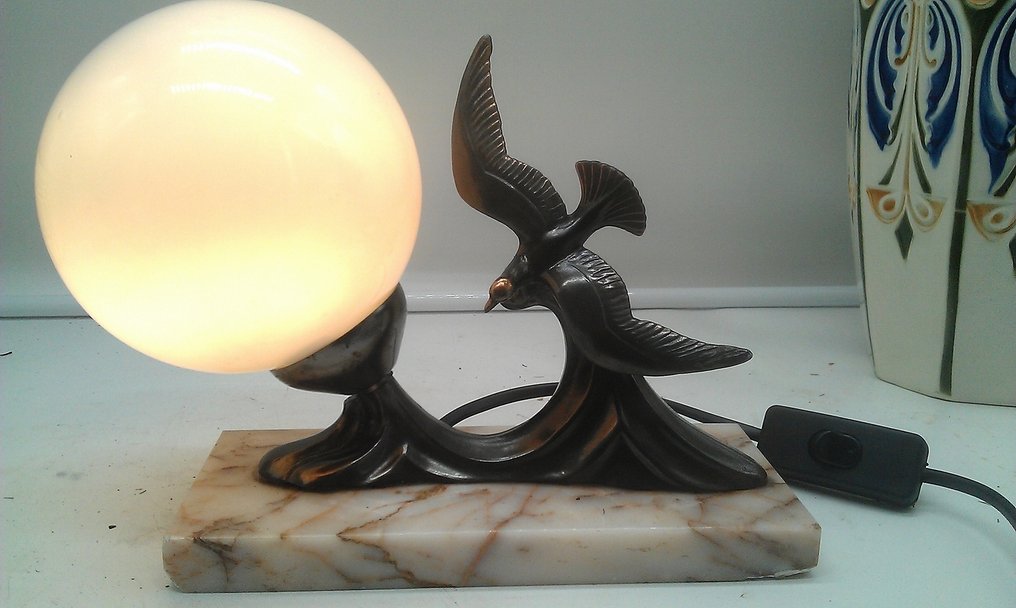 Lampe de chevet art déco avec marbre & régule "CONDOR EN VOL" bon état ÉQUIPÉE. 