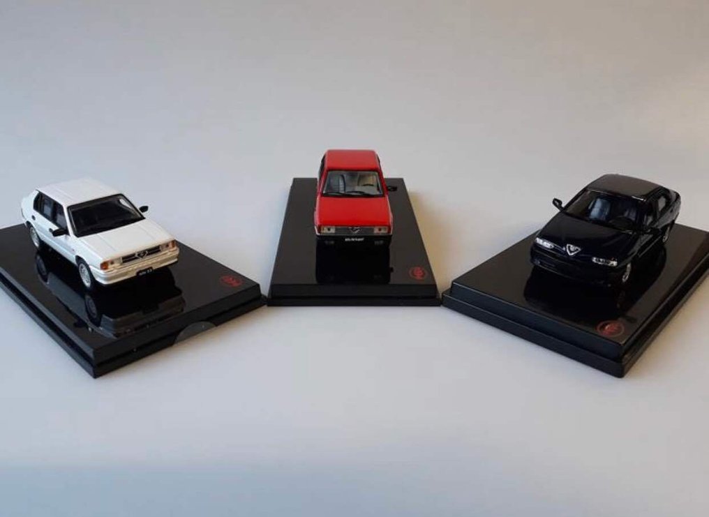 Pego - 1:43 - Alfa Romeo 33 - Alfa Romeo 90 super - Alfa - Catawiki